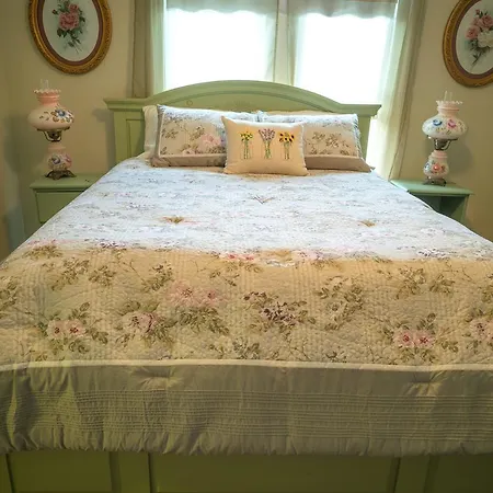Poppy Sister Inn-2